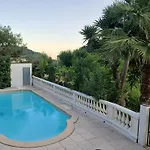 Rez De Avec Piscine Apartment