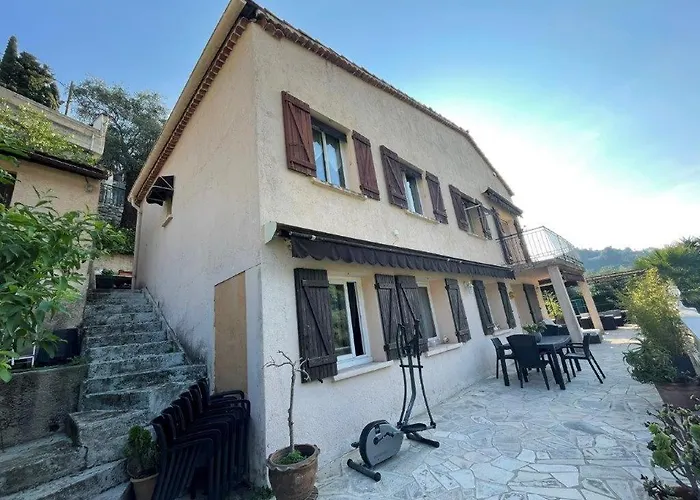 Rez De Avec Piscine Daire